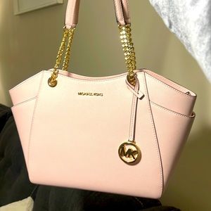 Brand new never been used pink and Gold Michael Kors handbag
